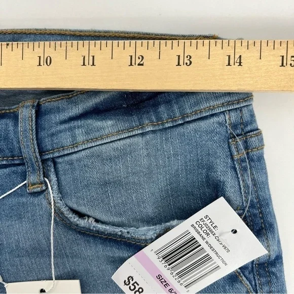 NWT KENSIE Jeans Women’s Bermuda Blue Jean Shorts Sz 6/28 Medium Wash Distressed - Picture 12 of 14